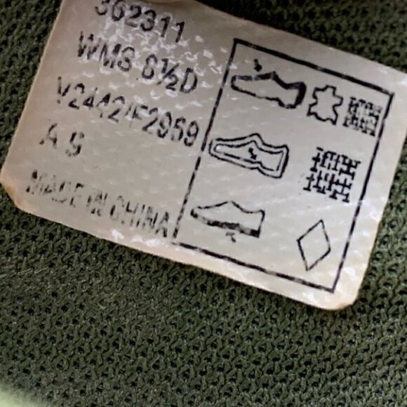 lands end walking shoes size 6.5 D green suede - Picture 11 of 12